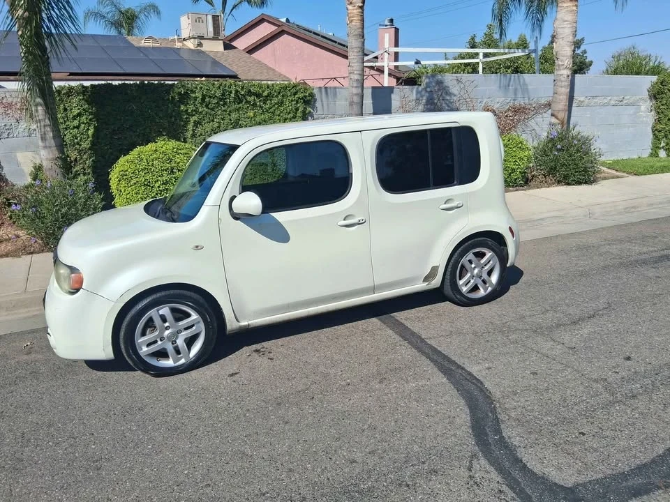 2011 Nissan Cube - Image 2 of 12