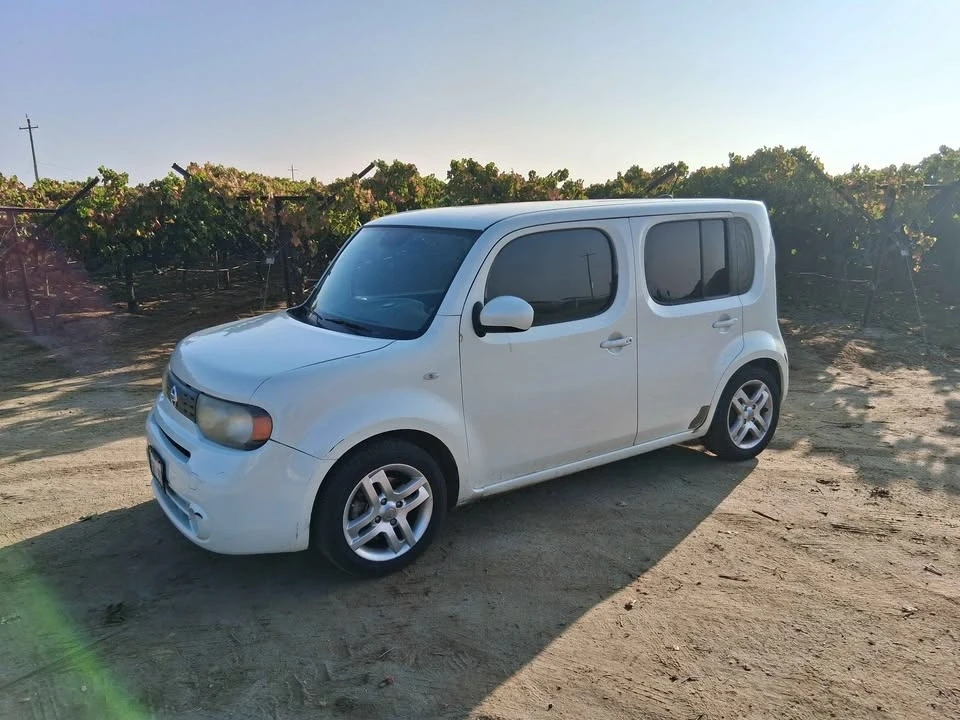 2011 Nissan Cube - Image 2 of 18