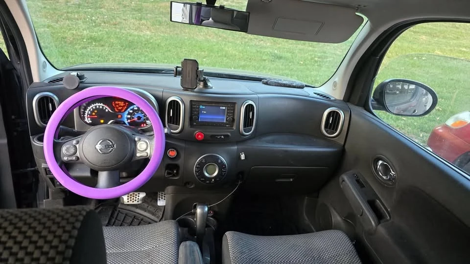 2011 Nissan Cube - Image 2 of 4