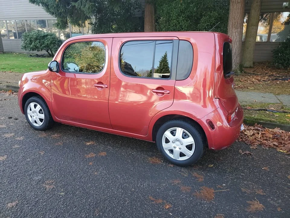 2011 Nissan Cube - Image 2 of 8
