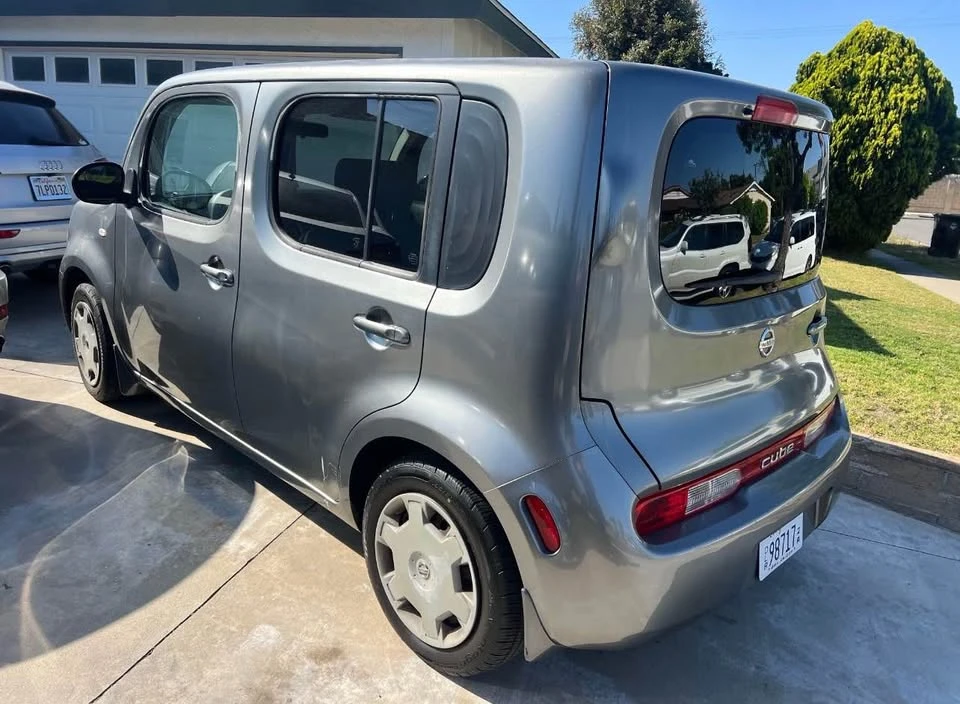 2011 Nissan Cube - Image 2 of 5