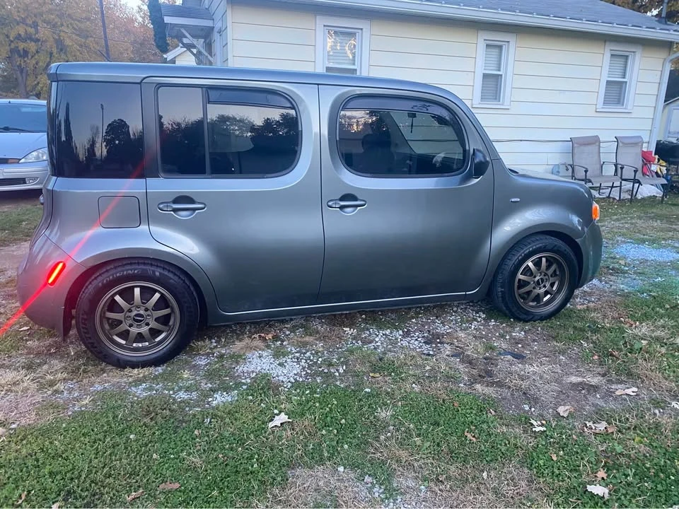 2011 Nissan Cube - Image 2 of 8