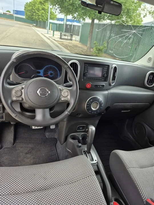 2011 Nissan Cube - Image 5 of 10