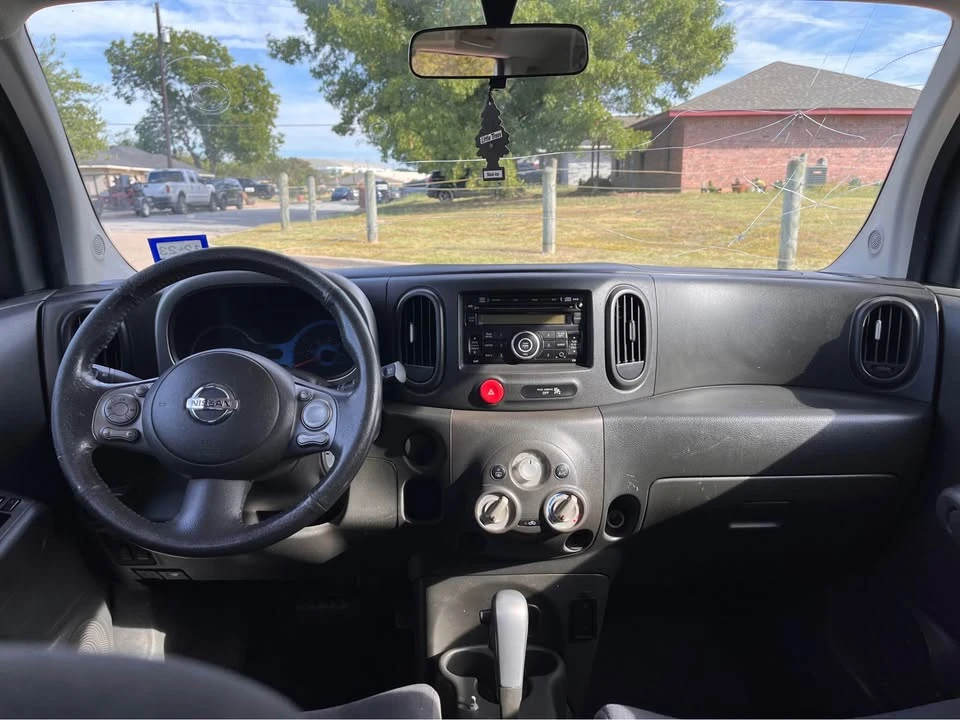 2011 Nissan Cube - Image 8 of 11