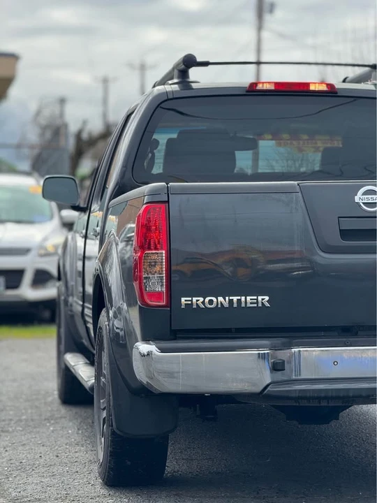 2011 Nissan Frontier 2nd Gen - Image 6 of 18