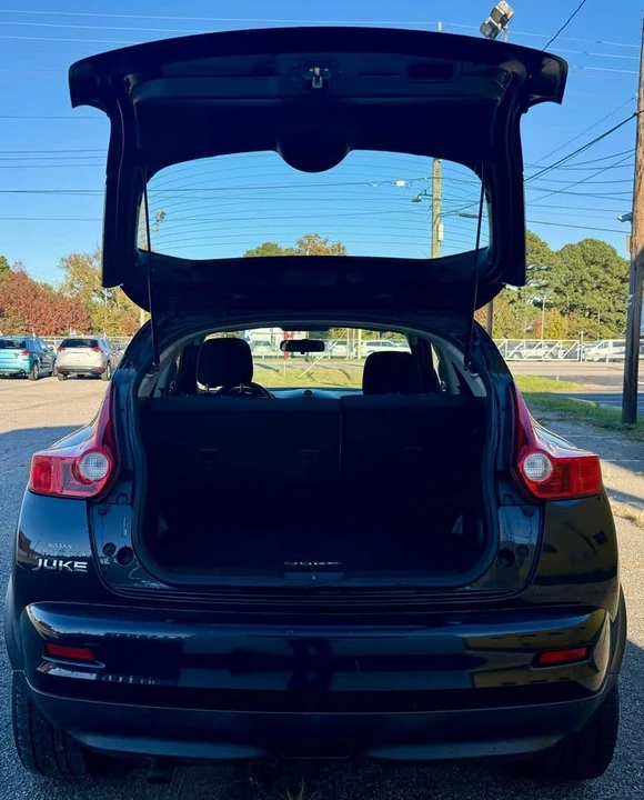 2011 Nissan Juke - Image 8 of 17