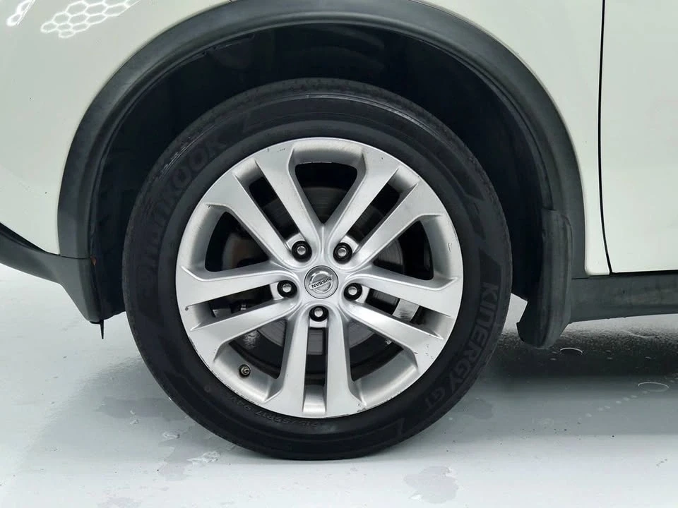 2011 Nissan Juke - Image 15 of 18