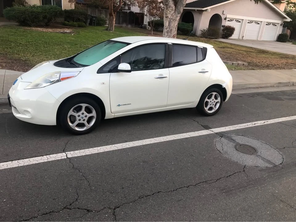 2011 Nissan Leaf - Image 2 of 9