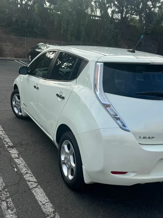 2011 Nissan Leaf - Image 3 of 15
