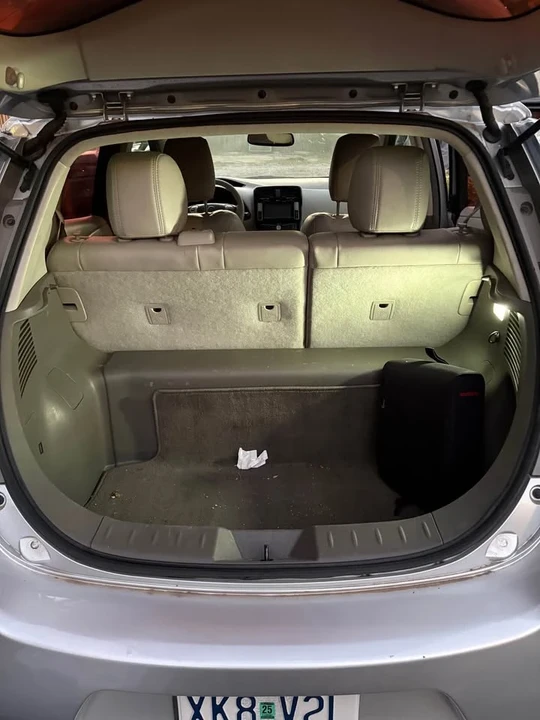 2011 Nissan Leaf - Image 8 of 12