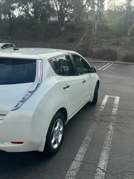 2011 Nissan Leaf - Image 4 of 15