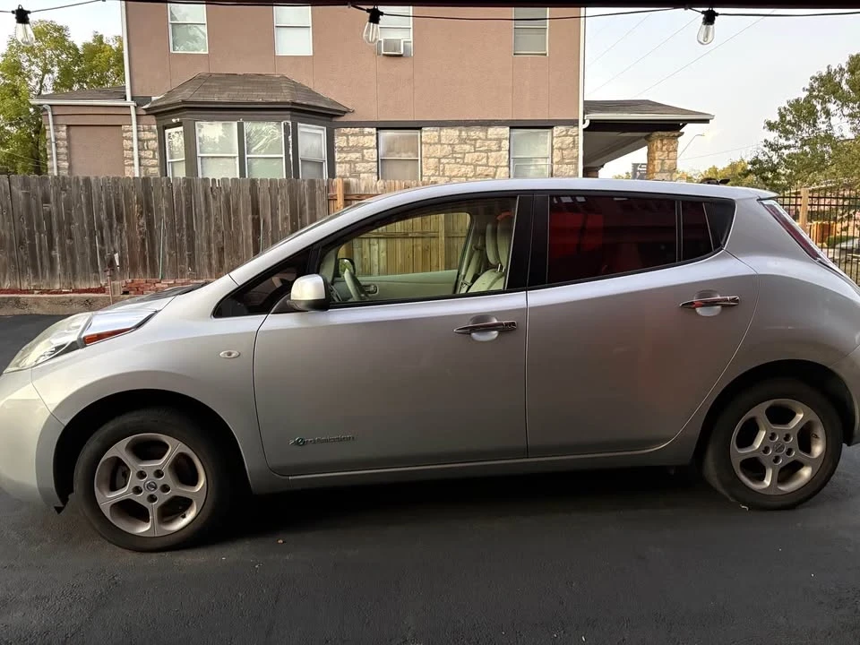 2011 Nissan Leaf - Image 5 of 12