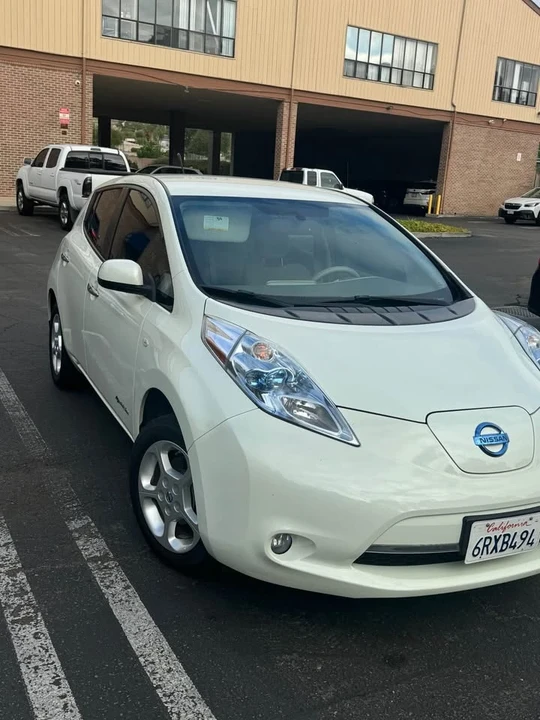 2011 Nissan Leaf - Image 5 of 15