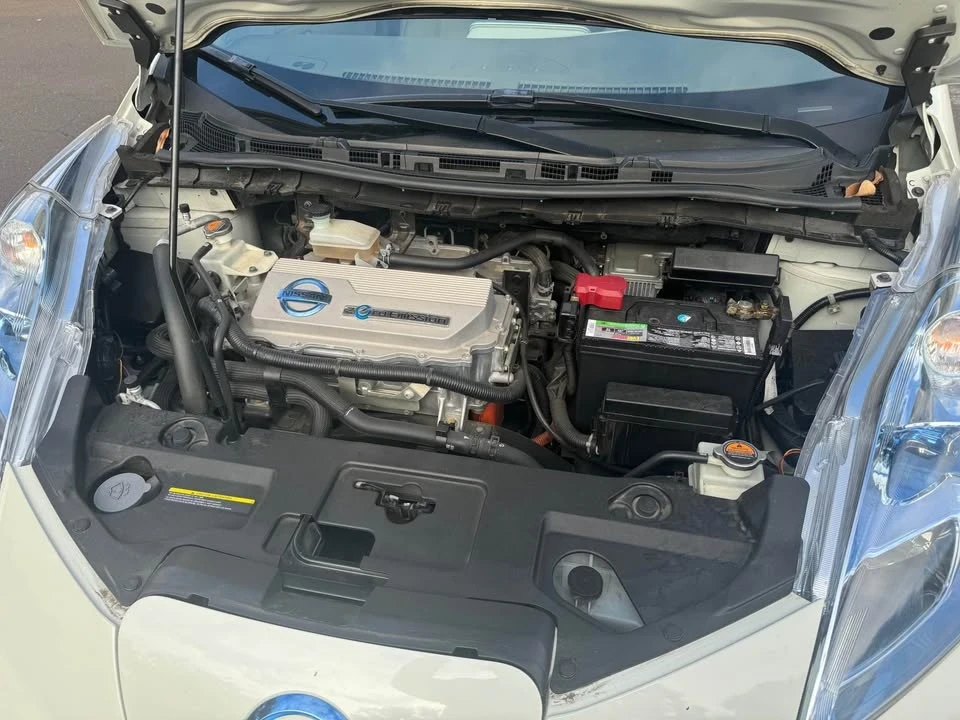 2011 Nissan Leaf - Image 12 of 15