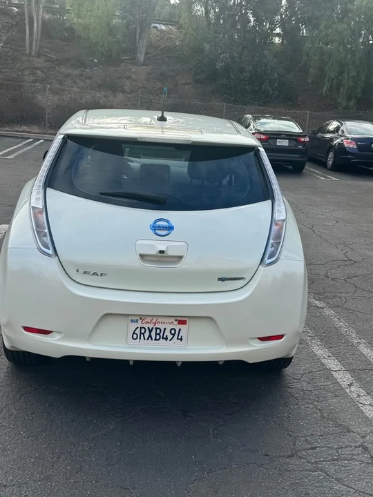 2011 Nissan Leaf - Image 2 of 15