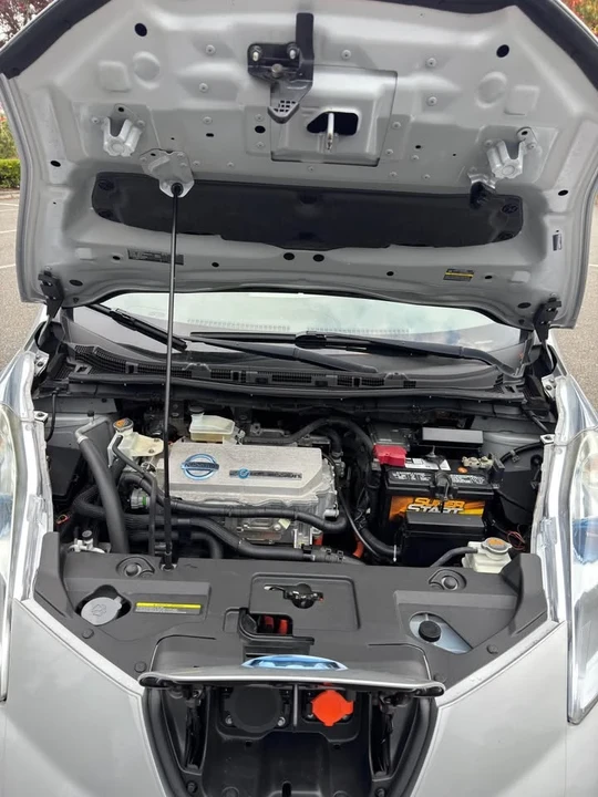 2011 Nissan Leaf - Image 7 of 10