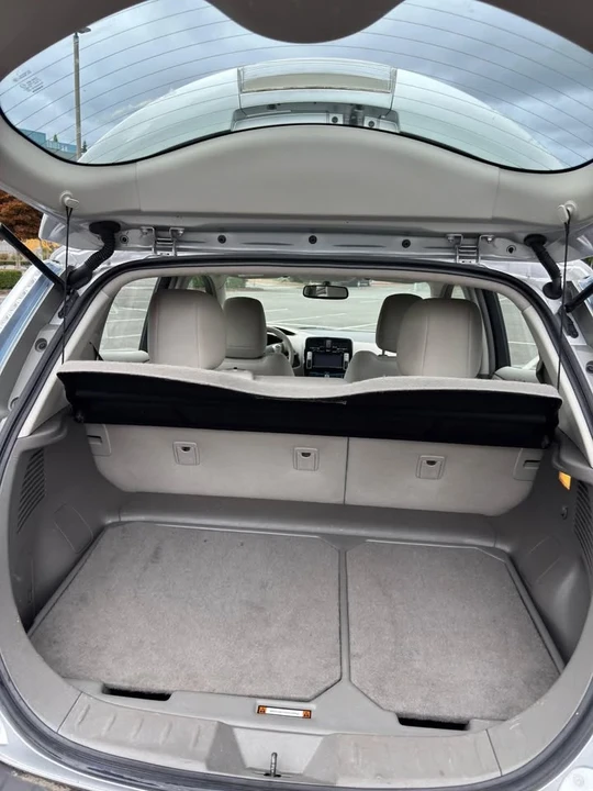 2011 Nissan Leaf - Image 9 of 10