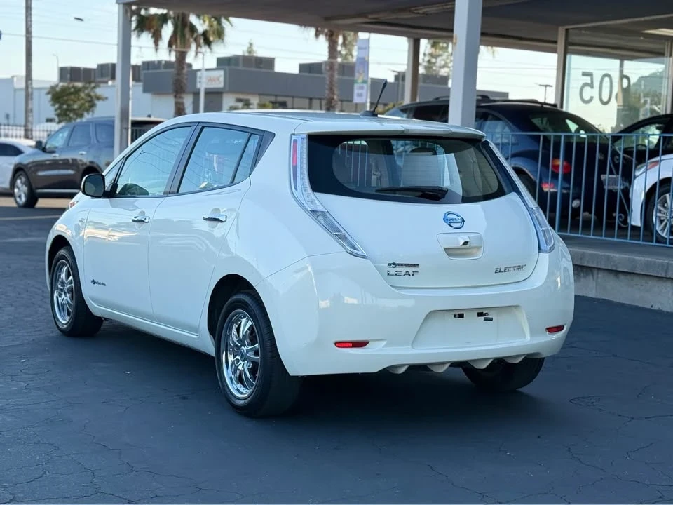 2011 Nissan Leaf - Image 6 of 16
