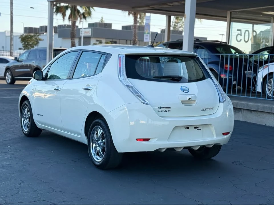 2011 Nissan Leaf - Image 6 of 16