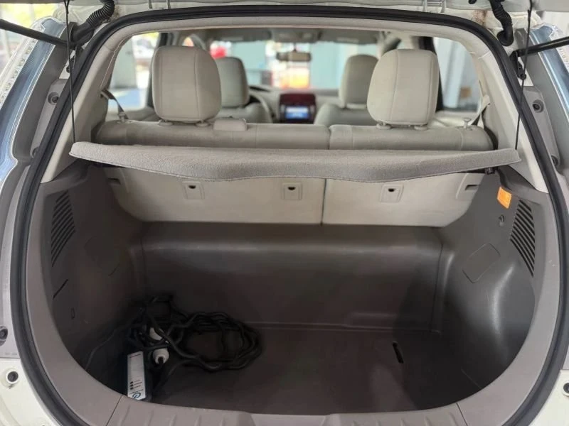 2011 Nissan Leaf - Image 9 of 20