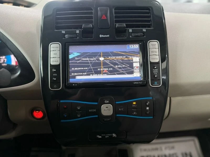 2011 Nissan Leaf - Image 13 of 20