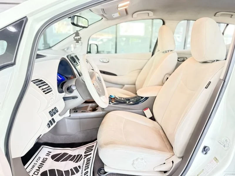 2011 Nissan Leaf - Image 11 of 20