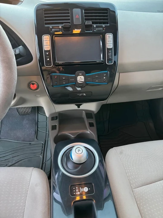 2011 Nissan Leaf - Image 10 of 12