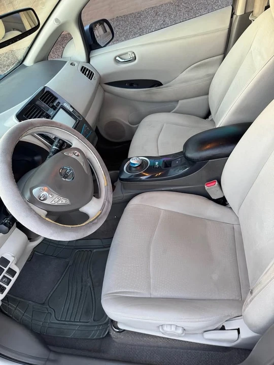 2011 Nissan Leaf - Image 9 of 12