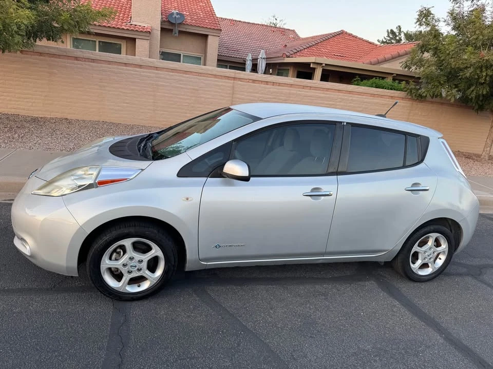2011 Nissan Leaf - Image 10 of 13