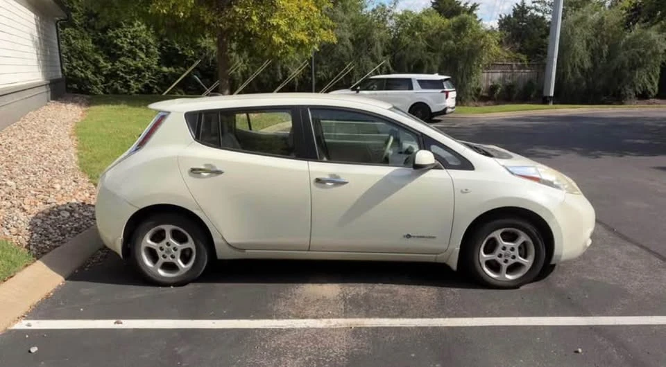 2011 Nissan Leaf - Image 4 of 9