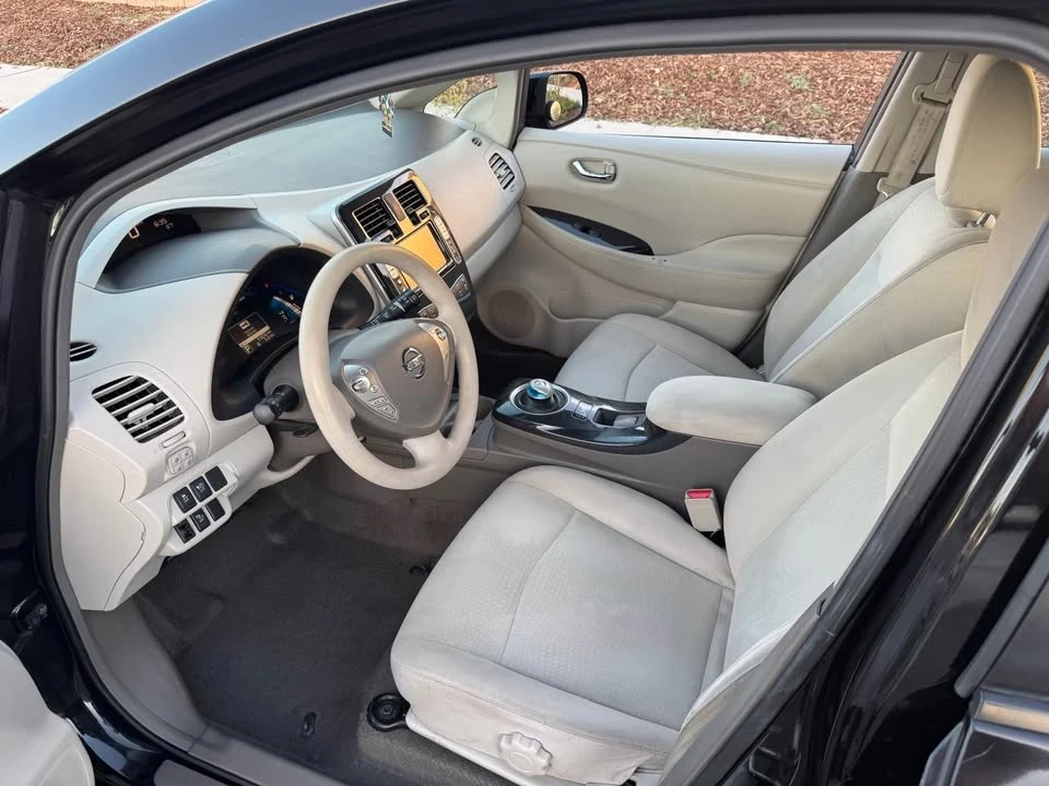 2011 Nissan Leaf - Image 9 of 16