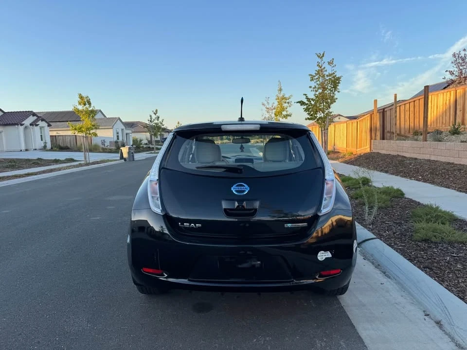 2011 Nissan Leaf - Image 6 of 16