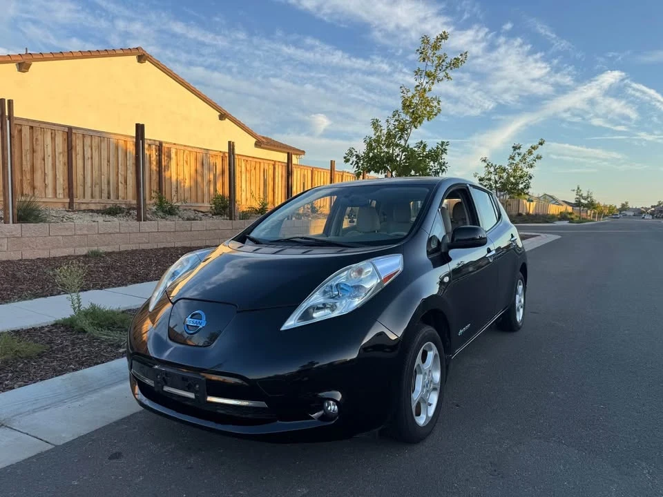 2011 Nissan Leaf - Image 2 of 16