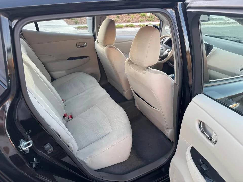 2011 Nissan Leaf - Image 11 of 16