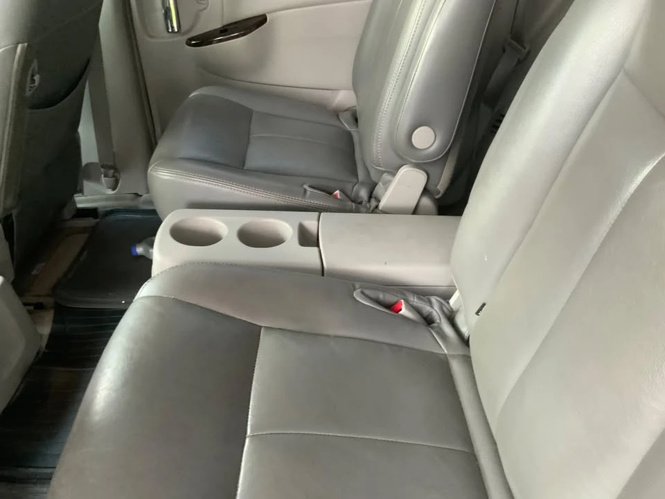 2011 Nissan Quest - Image 5 of 11