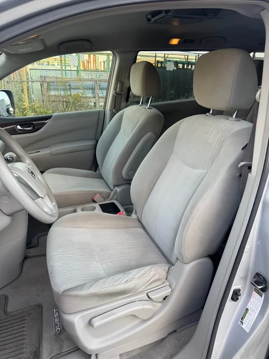 2011 Nissan Quest - Image 10 of 12
