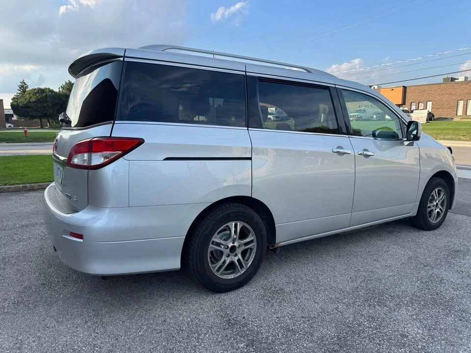2011 Nissan Quest - Image 4 of 12