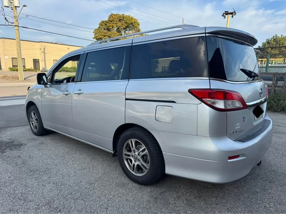 2011 Nissan Quest - Image 6 of 12
