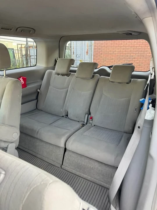 2011 Nissan Quest - Image 8 of 12