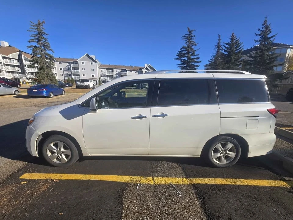 2011 Nissan Quest - Image 3 of 11