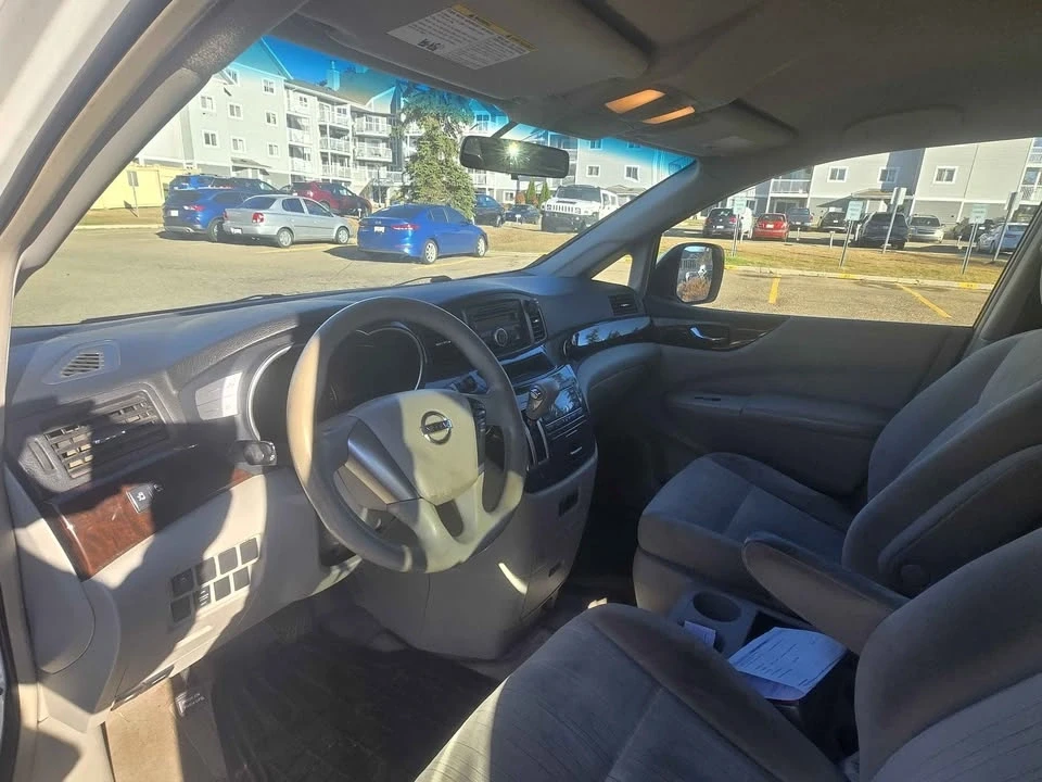 2011 Nissan Quest - Image 9 of 11