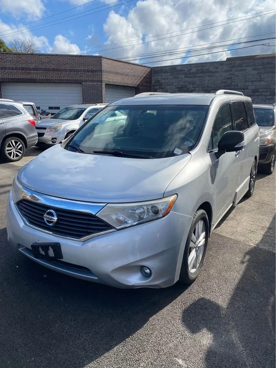 2011 Nissan Quest - Image 3 of 10