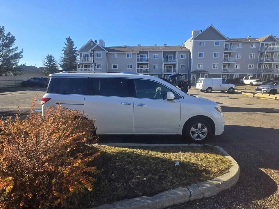 2011 Nissan Quest - Image 8 of 11