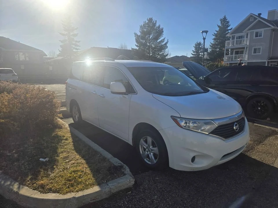 2011 Nissan Quest - Image 2 of 11
