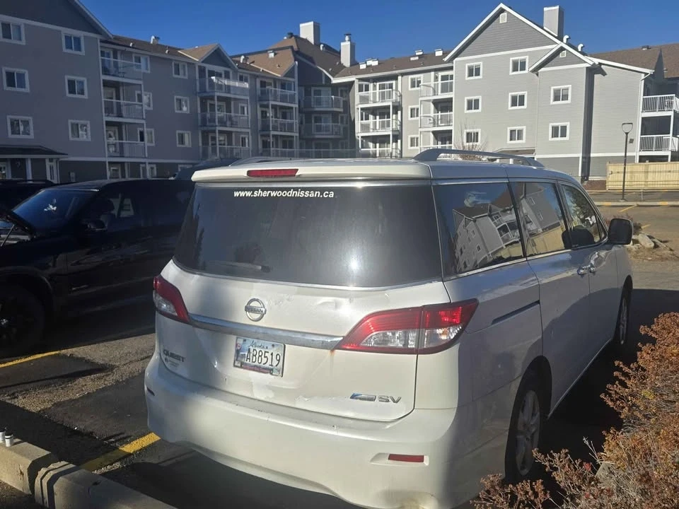 2011 Nissan Quest - Image 7 of 11