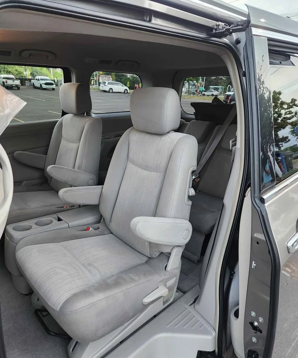 2011 Nissan Quest - Image 6 of 7