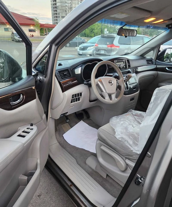 2011 Nissan Quest - Image 2 of 7