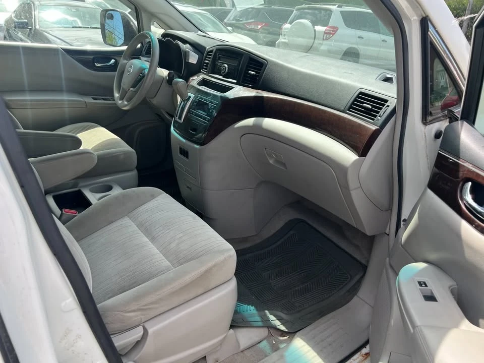 2011 Nissan Quest - Image 9 of 19