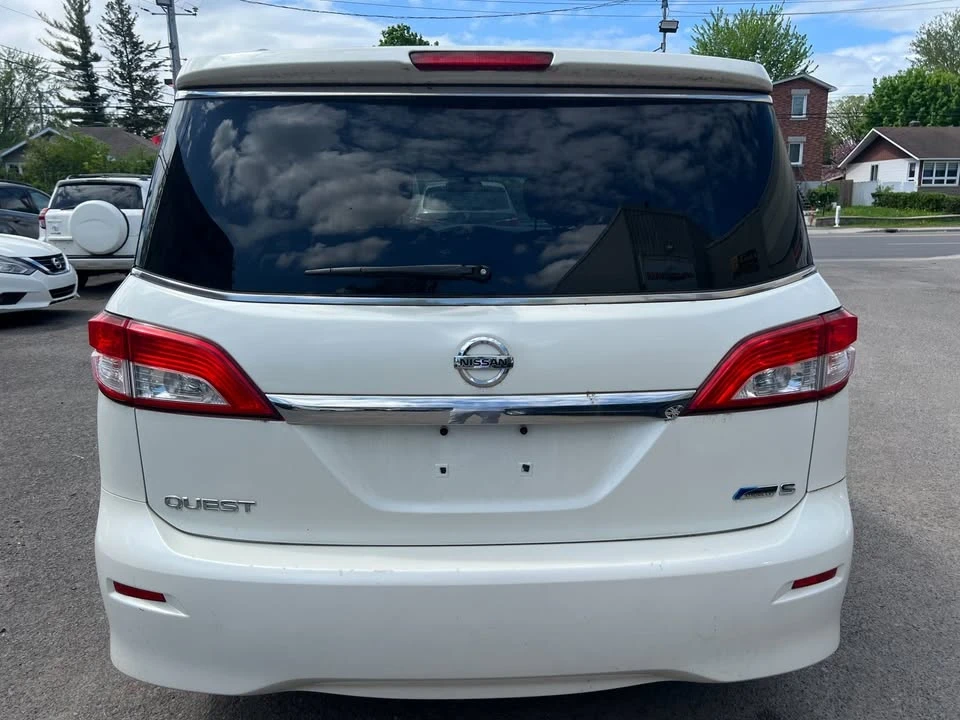 2011 Nissan Quest - Image 5 of 19