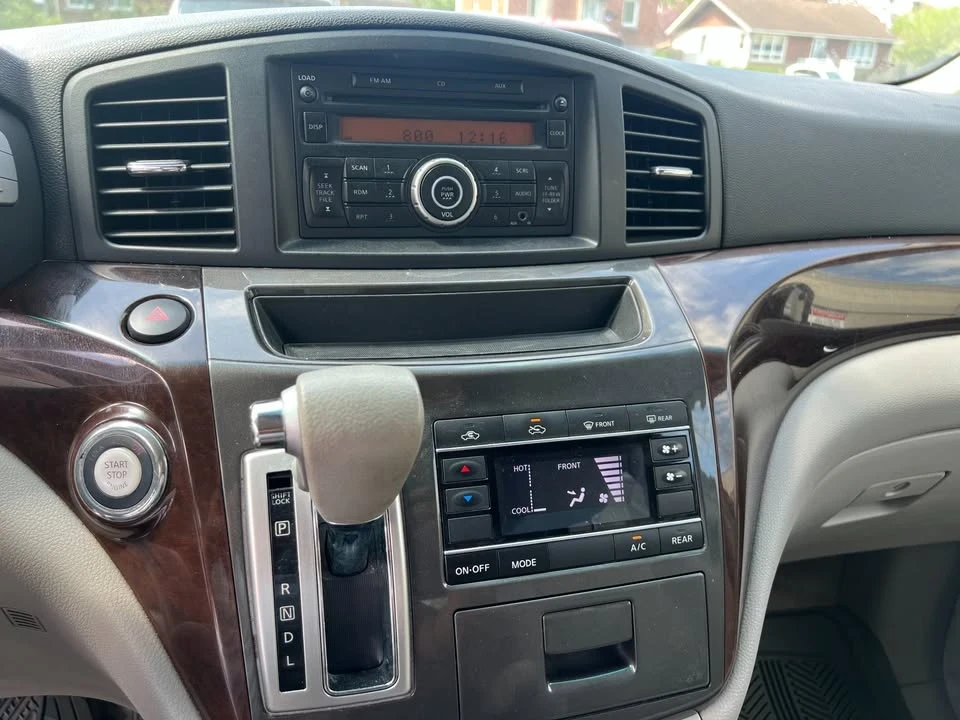2011 Nissan Quest - Image 18 of 19
